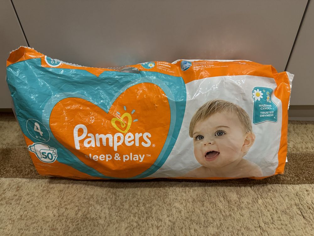 Підкузки Pampers sleep and play 4