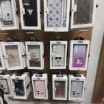 Etui iphon Guess i Karl Lagerfeld