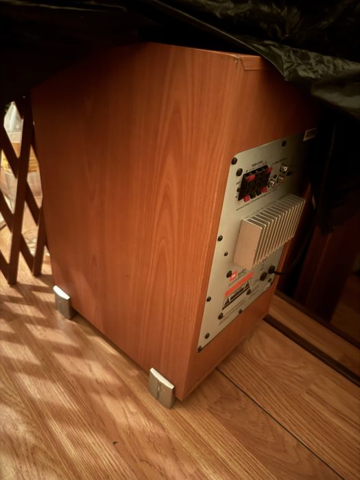 Vendo Subwoofer JBL NEGOCIAVEL!