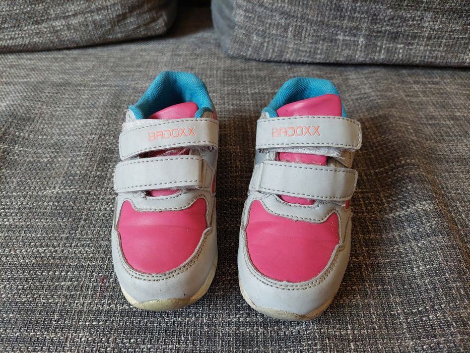 Adidasy dla dziewczynki rozmiar 25