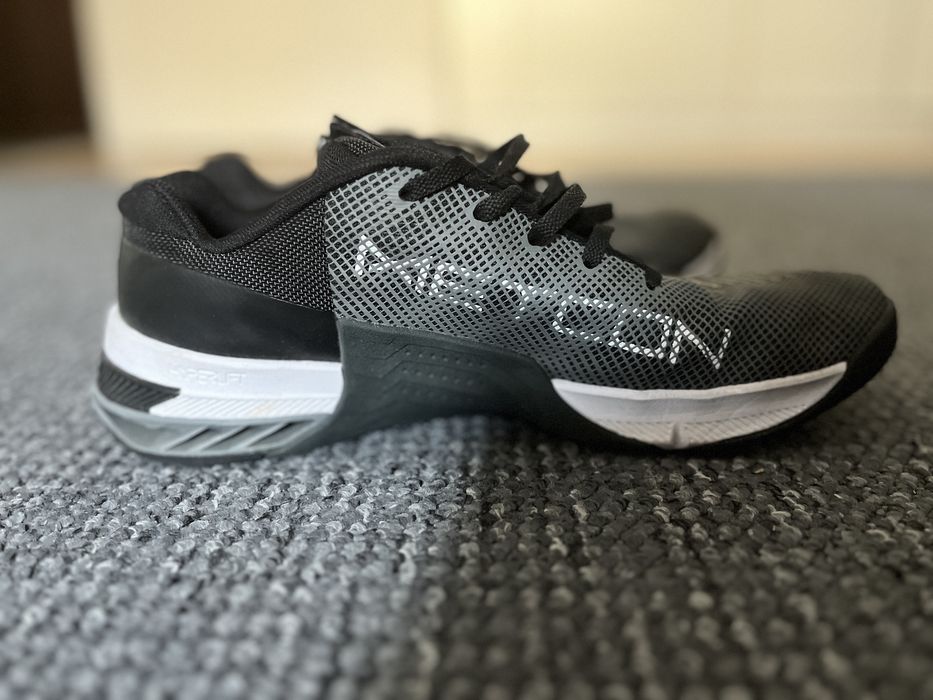 Nike metcon 8 42,5 (27cm)