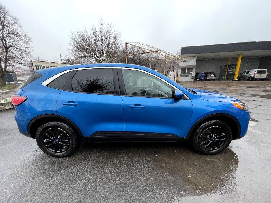 Продам Ford Escape 2021