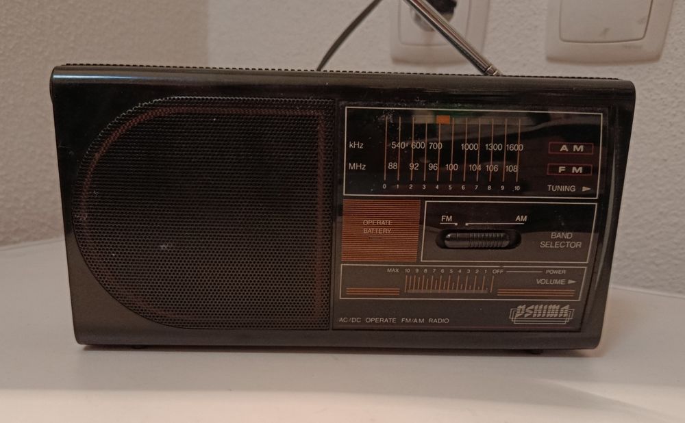 Vendo dois Rádios antigos