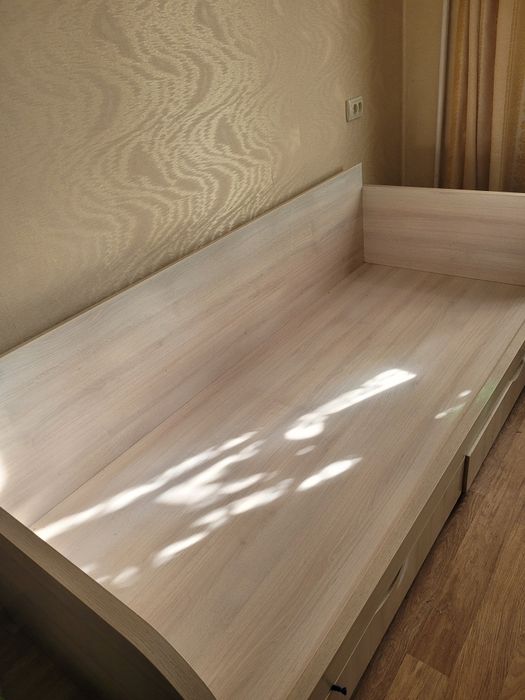 Два ліжка з мдф, з матрацом