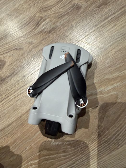 Dron DJI 3 mini PRO