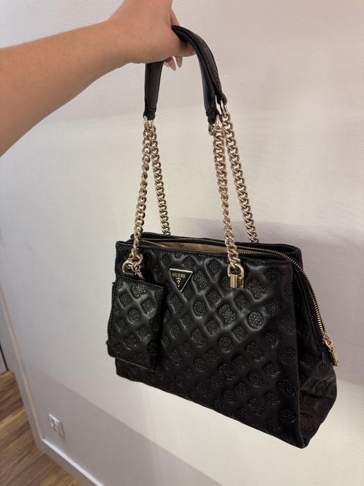 Czarna torebka guess