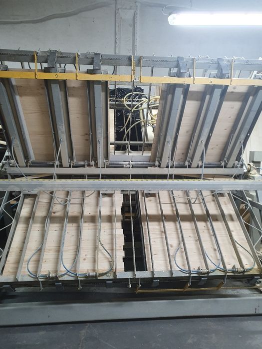 Prasa pneumatyczna obrotowa Dresmet typ 4 W 4