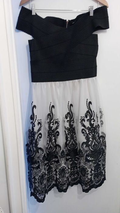 Vestido preto com renda usado apenas uma vez
