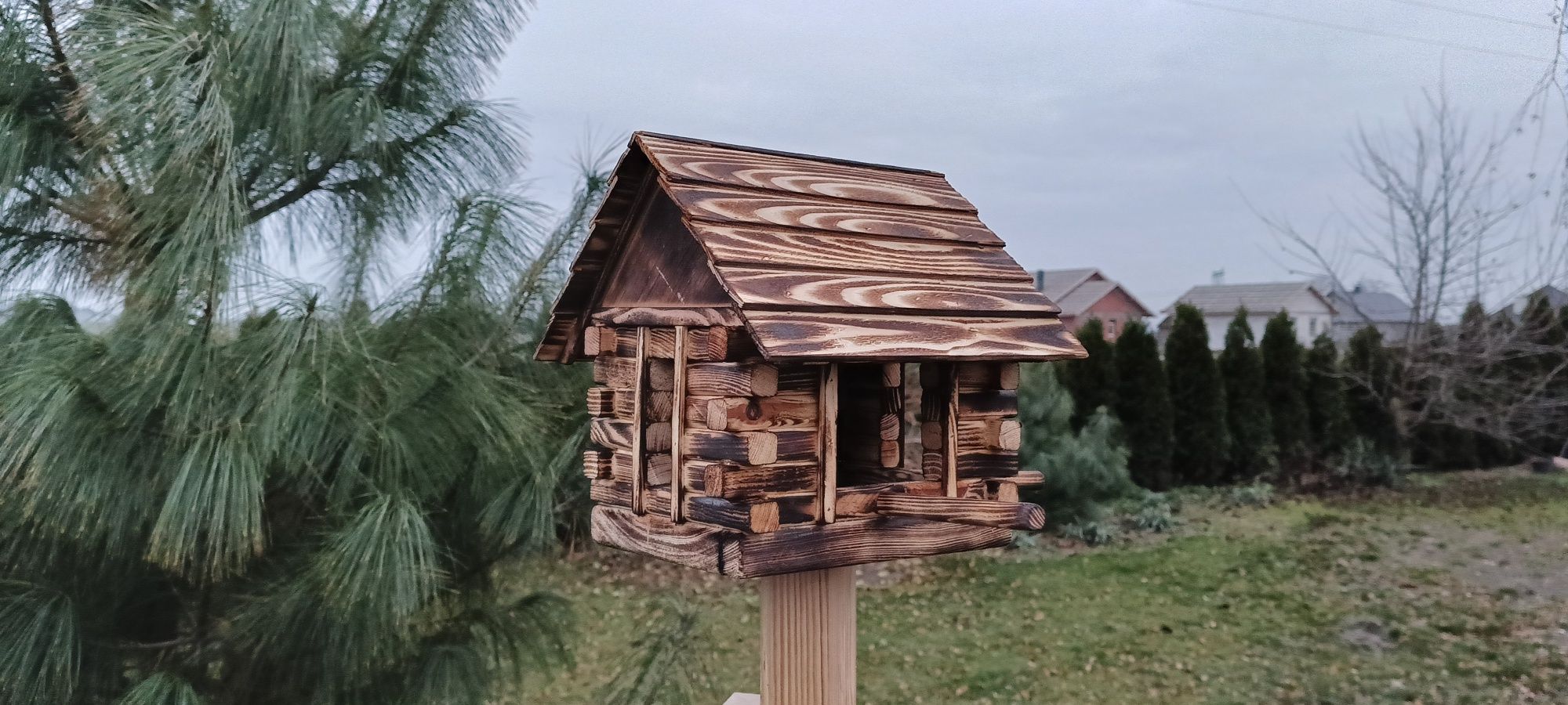 Karmnik dla ptaków, domek, chatka