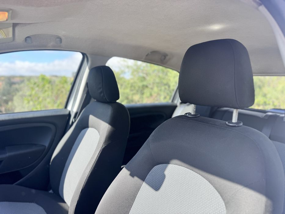 FIAT GRAND PUNTO 1.2 2010 NACIONAL 18 meses garantia