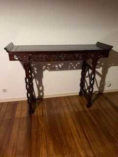 Mobília chinesa em bom estado