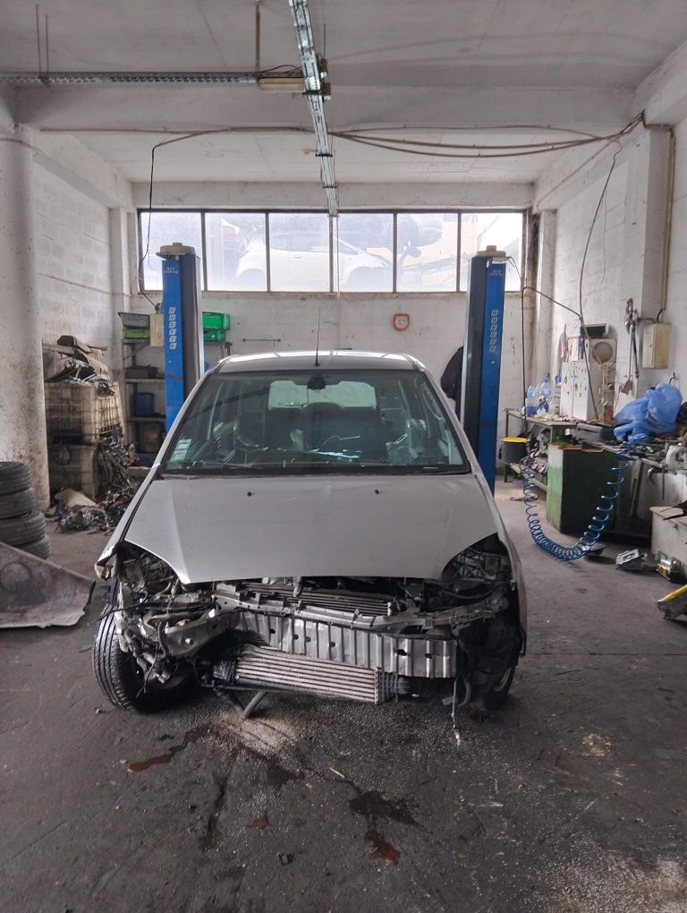 Ford C-Max para peças