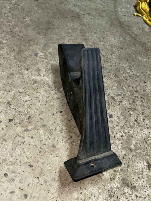 Педаль газа е60 535d