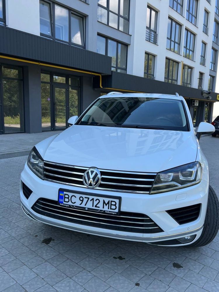 Volkswagen Touareg 2015 рік