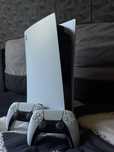 PlayStation 1TB stan niemal idealny