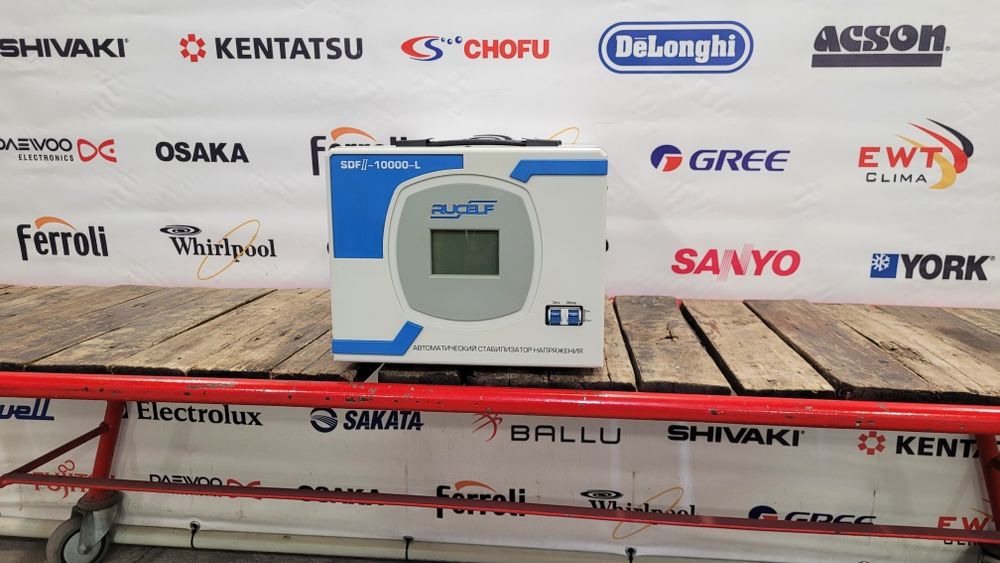 Автоматический стабилизатор напряжения 8kW.