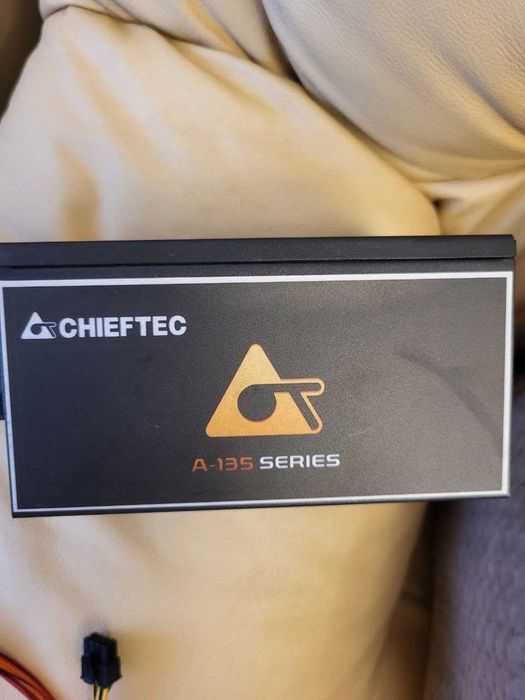 Intel I9 9900, RTX 2080 SUPER 8 GB, RAM: DDR 32GB, MOBA, PS