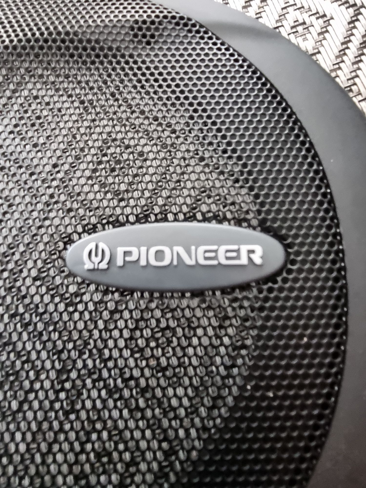 Nowe osłony na głośniki Pioneer