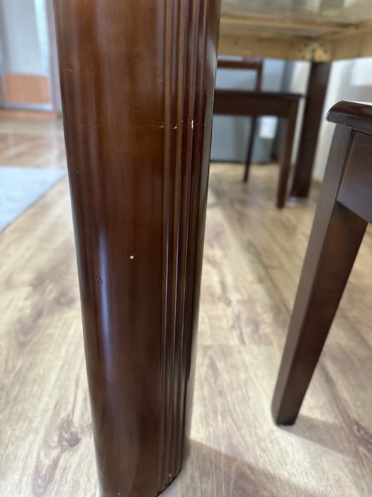 Кухонний стіл зі стільцями