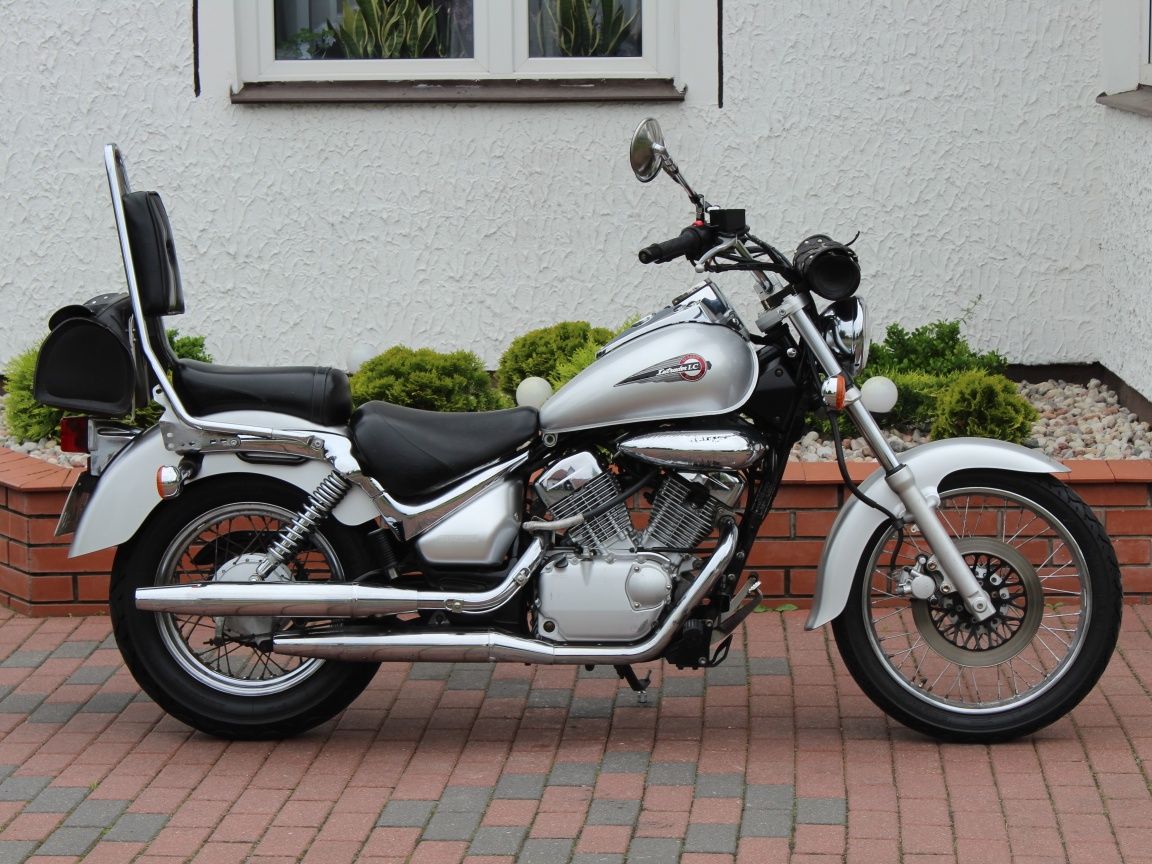 Suzuki Intruder VL 125 * Super stan*