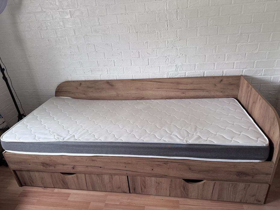 Кровать  дсп + матрас  90х190.