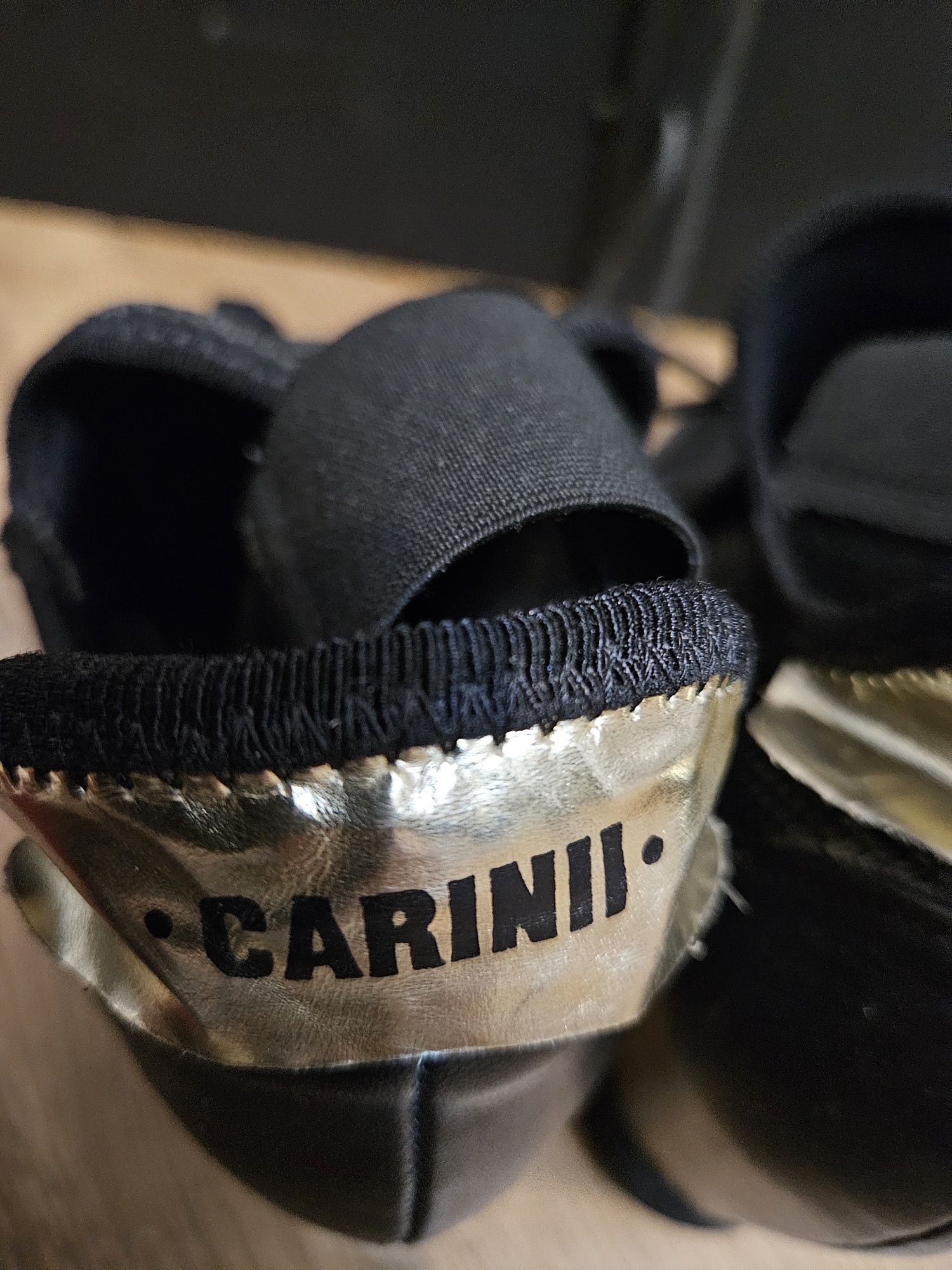 CARINII rozm.39 skórzane damskie sneakersy stan bdb