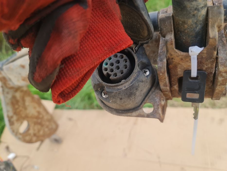 Hak holowniczy nissan murano z50 . Thule . Wypinany . Komplet !