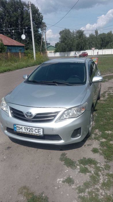 продам  toyota corolla 2013  року