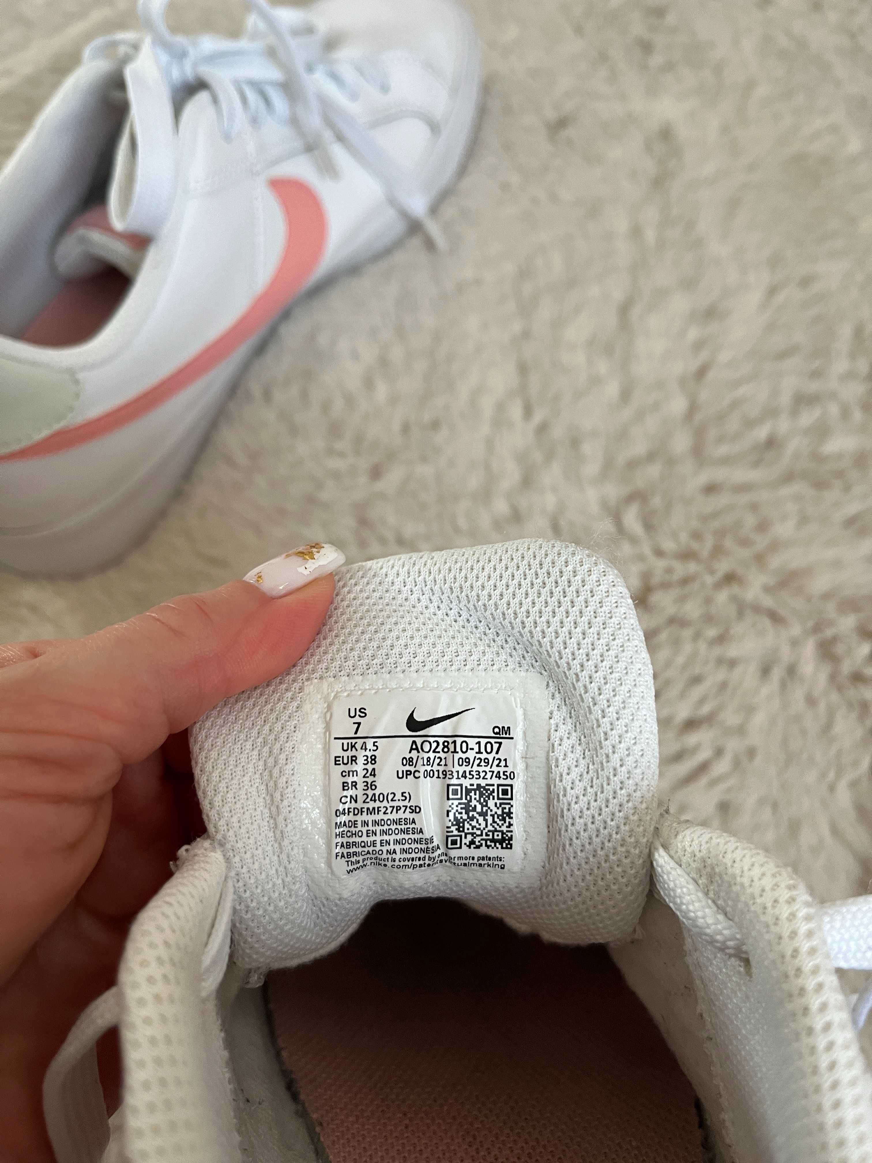 Tenisówki adidasy białe romzmiar 38 marka Nike