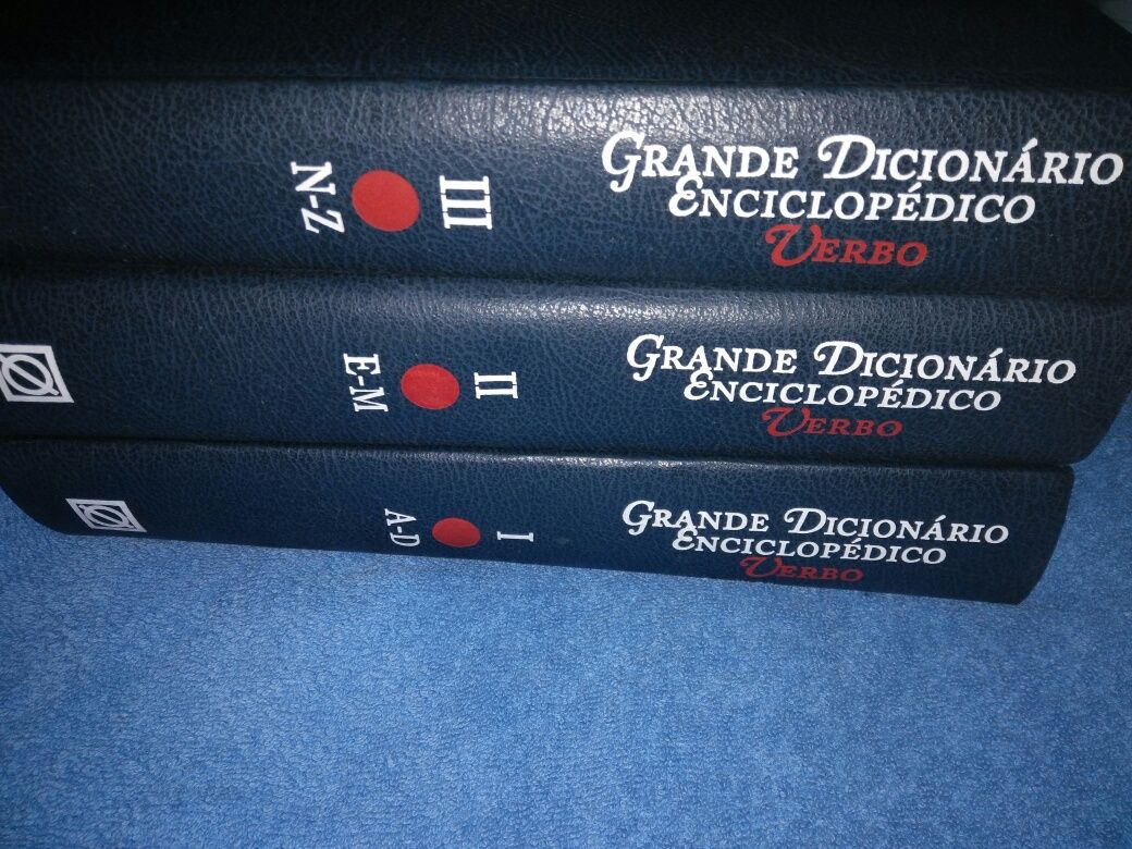 Diversos Livros e Enciclopédias Desde 1€