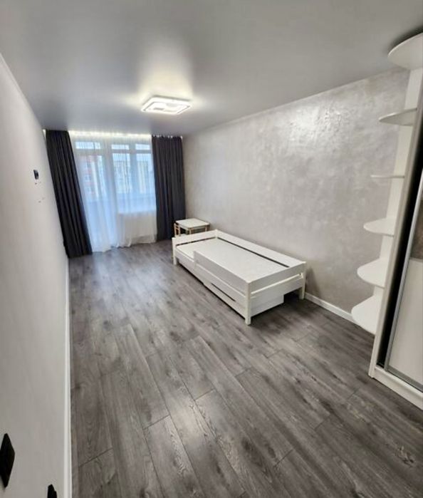 Продається квартира вул. Злуки