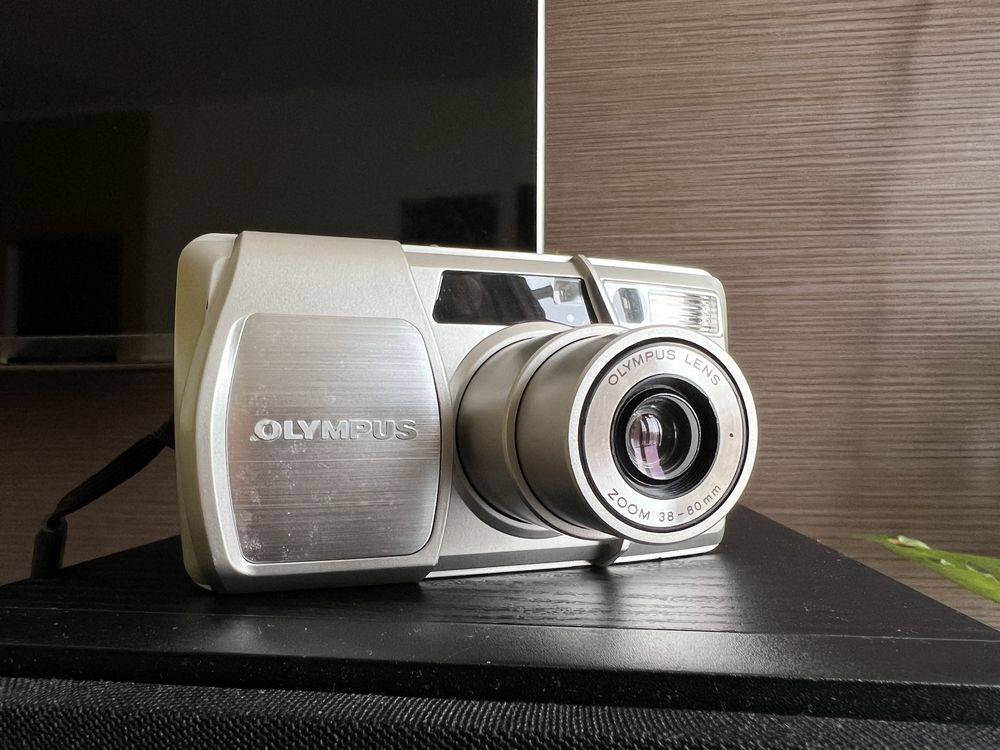 Плівковий фотоапарат Olympus Superzoom 80s