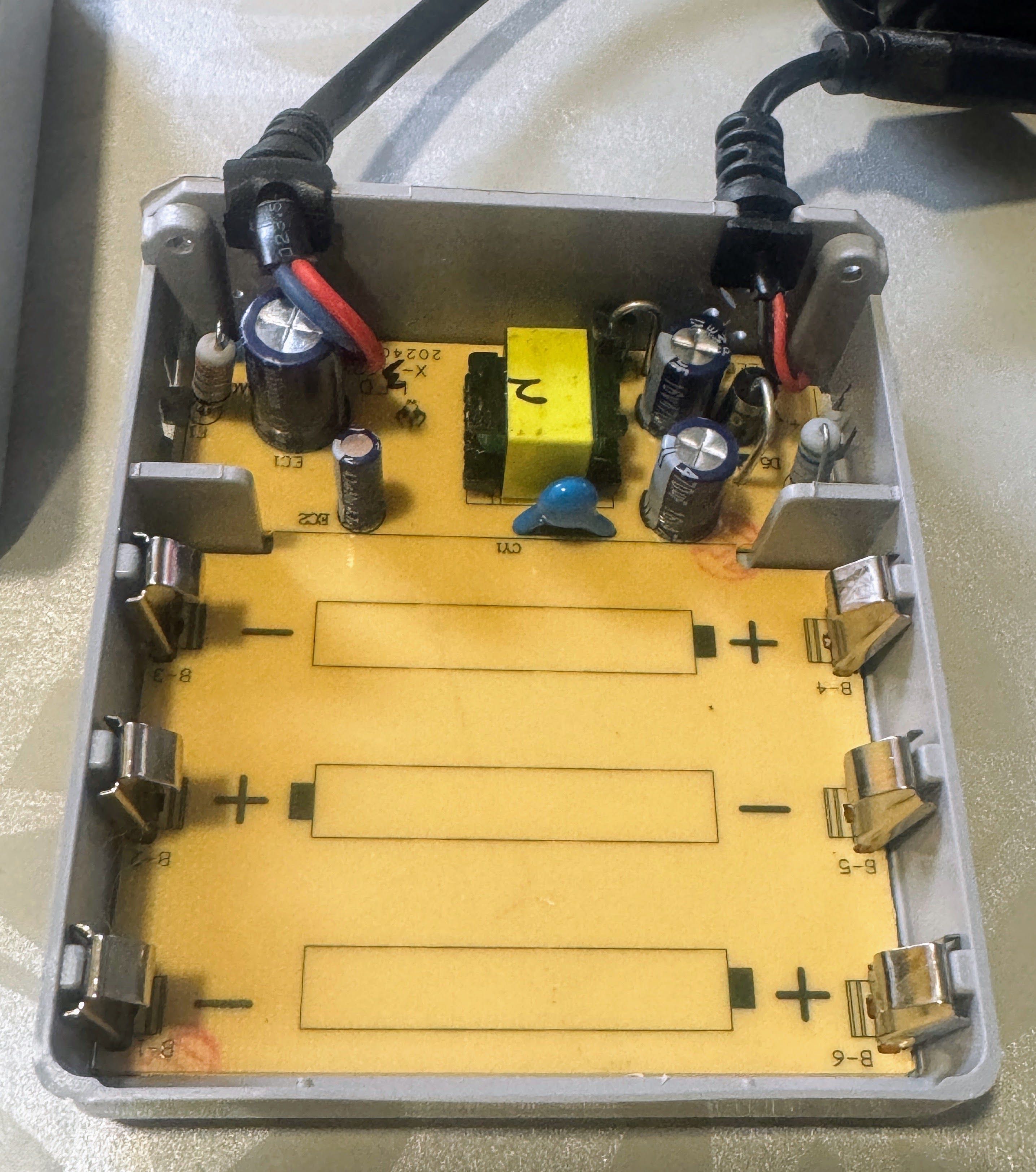 12V UPS PowerBank для модема та роутера - допоможе під час блекаутів