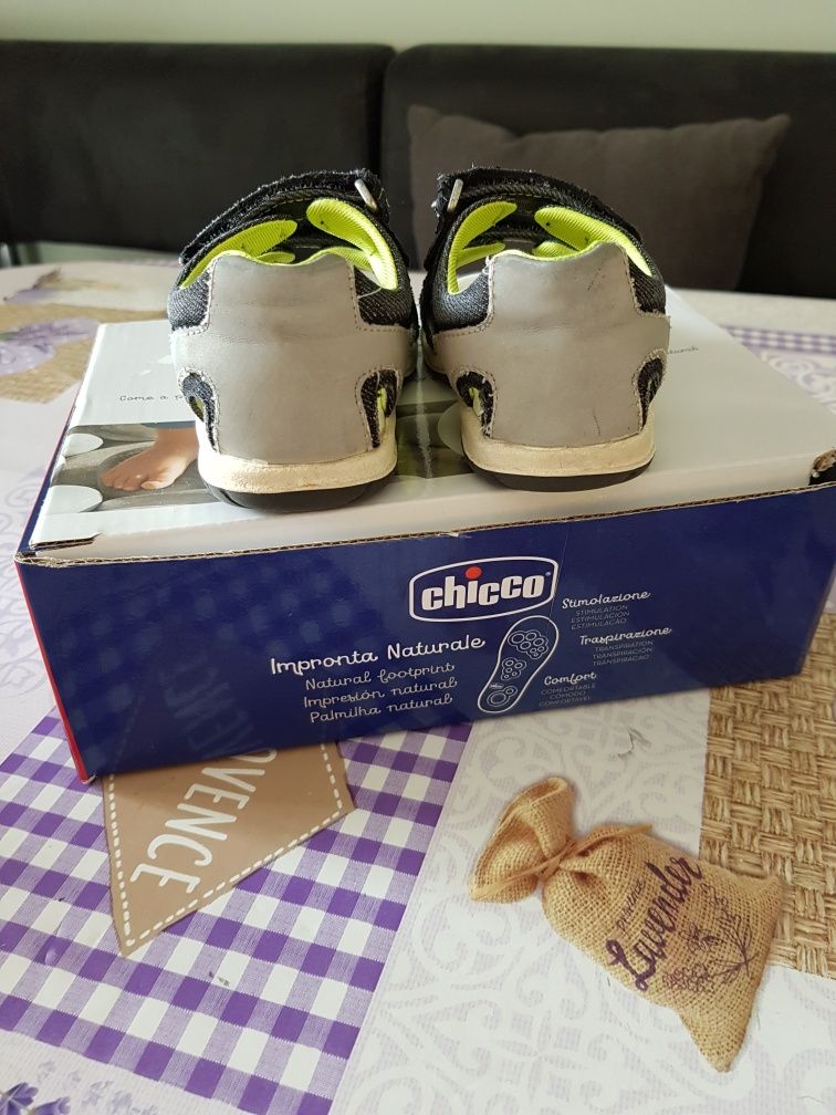 Дитячі босоніжки chicco 23p