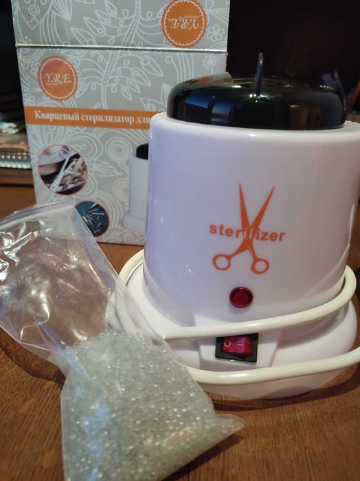 Кварцовий стерилізатор у пластиковому корпусі YRE SH-00