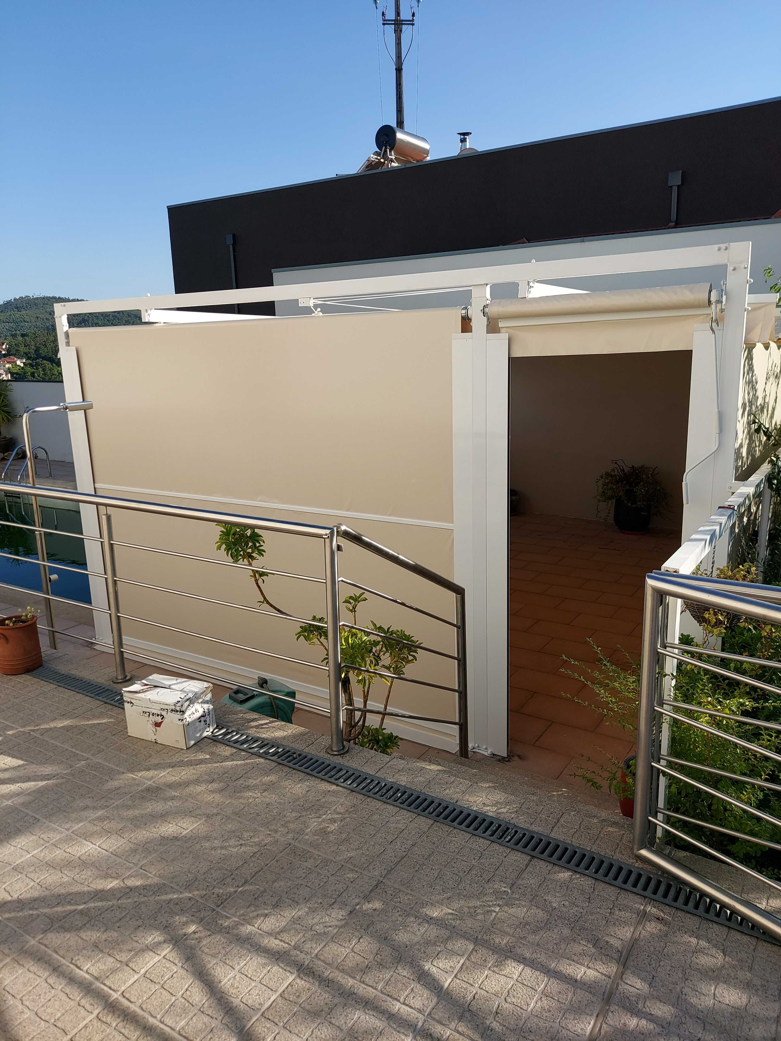 Cortinas verticais  em tela pvc para protecção solar