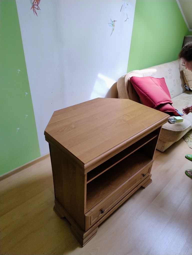 Stolik pod sprzęt RTV