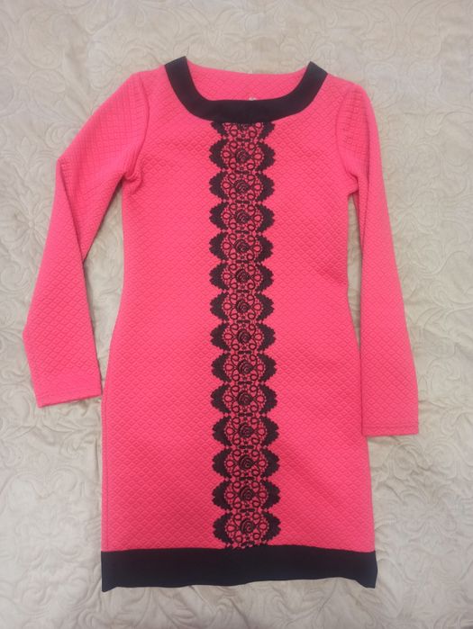 Сукня червоного кольору