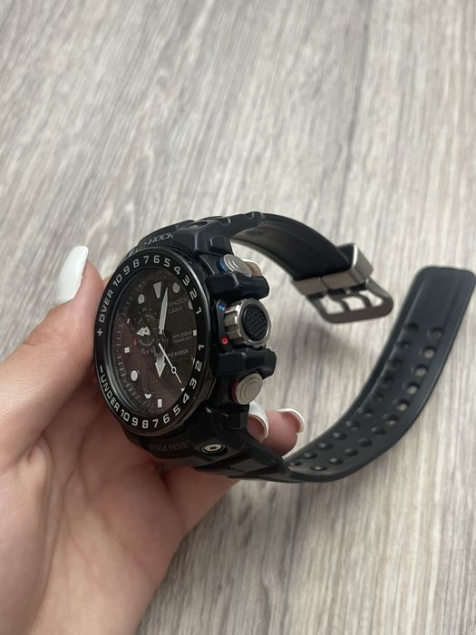 Чоловічий годинник Casio GWN-1000B, чорного кольору