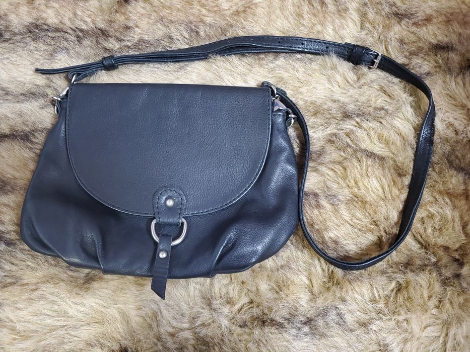 Женская кожаная сумка чёрного цвета