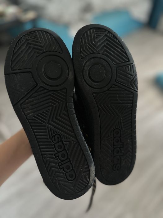 Кросівки Adidas, 38,5 оригінал