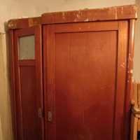 Винтажный шкаф, шифоньер 40-50-х годов под реставрацию.