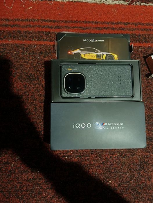 Продам флагман Vivo iQOO 12 -(12+12 china)