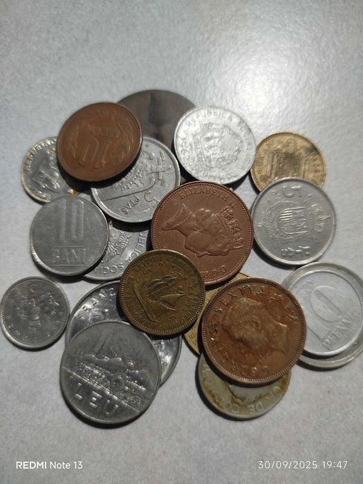 Lote de moedas estrangeiras