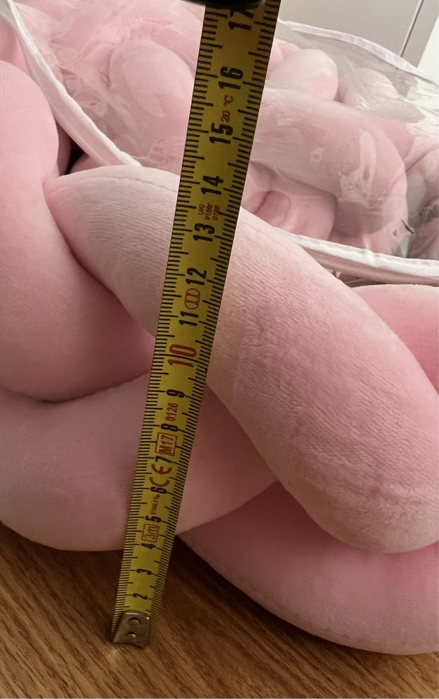 Ochraniacz do łóżeczka pudrowy różowy 200 cm warkocz