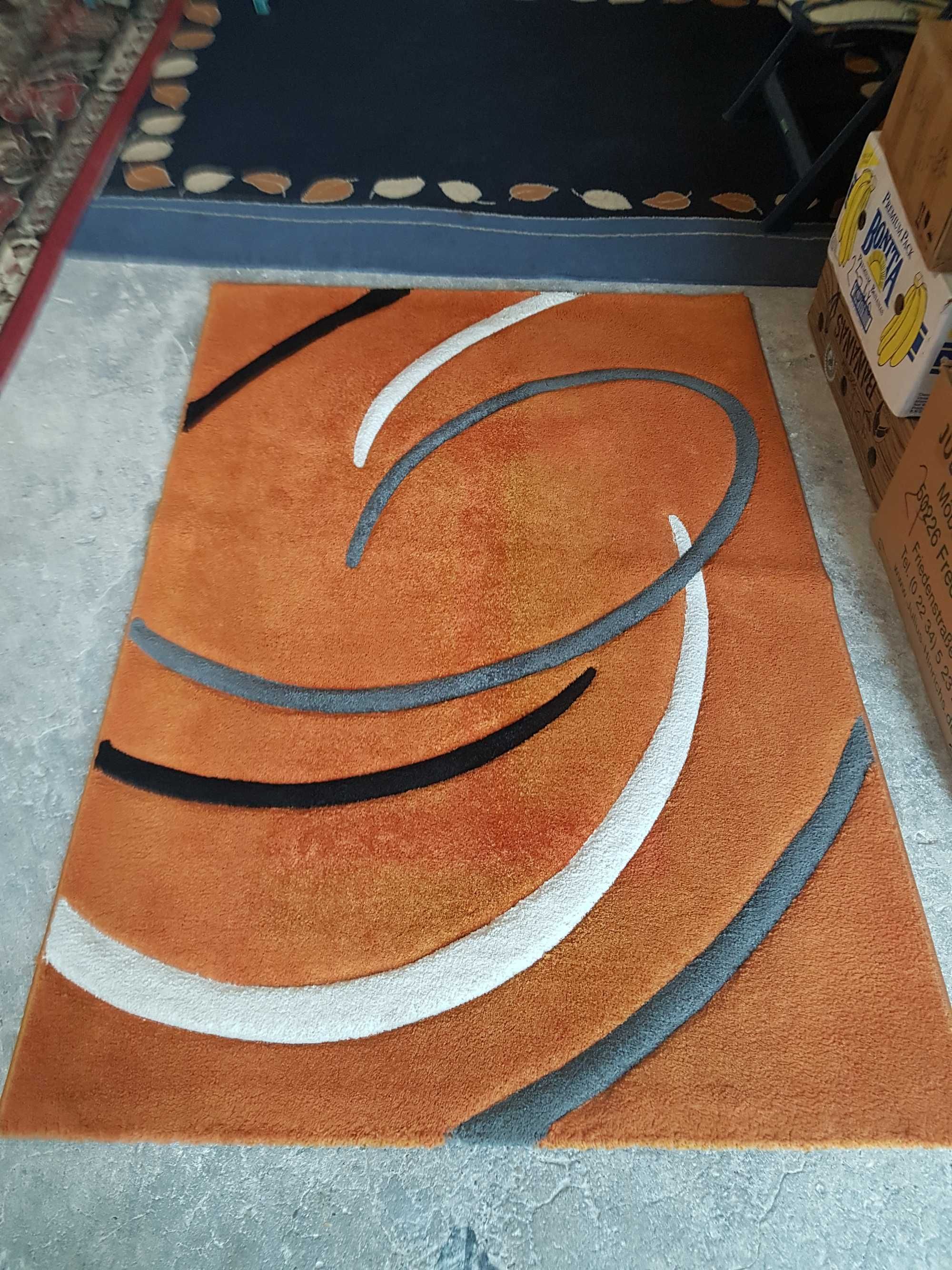 Pomarańczowy dywan