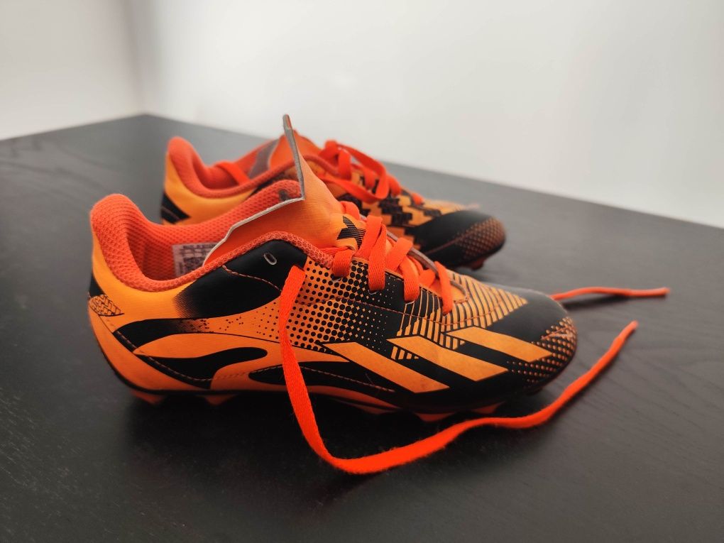 Chuteiras Adidas n°33 - Abrantes