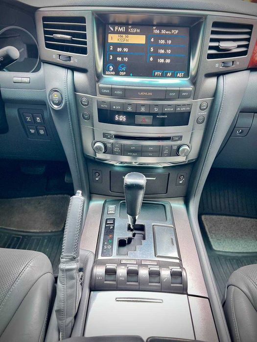Продам Lexus LX570