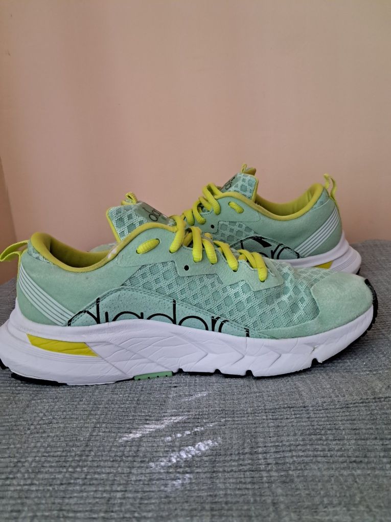 Жіночі кросівки diadora р39
