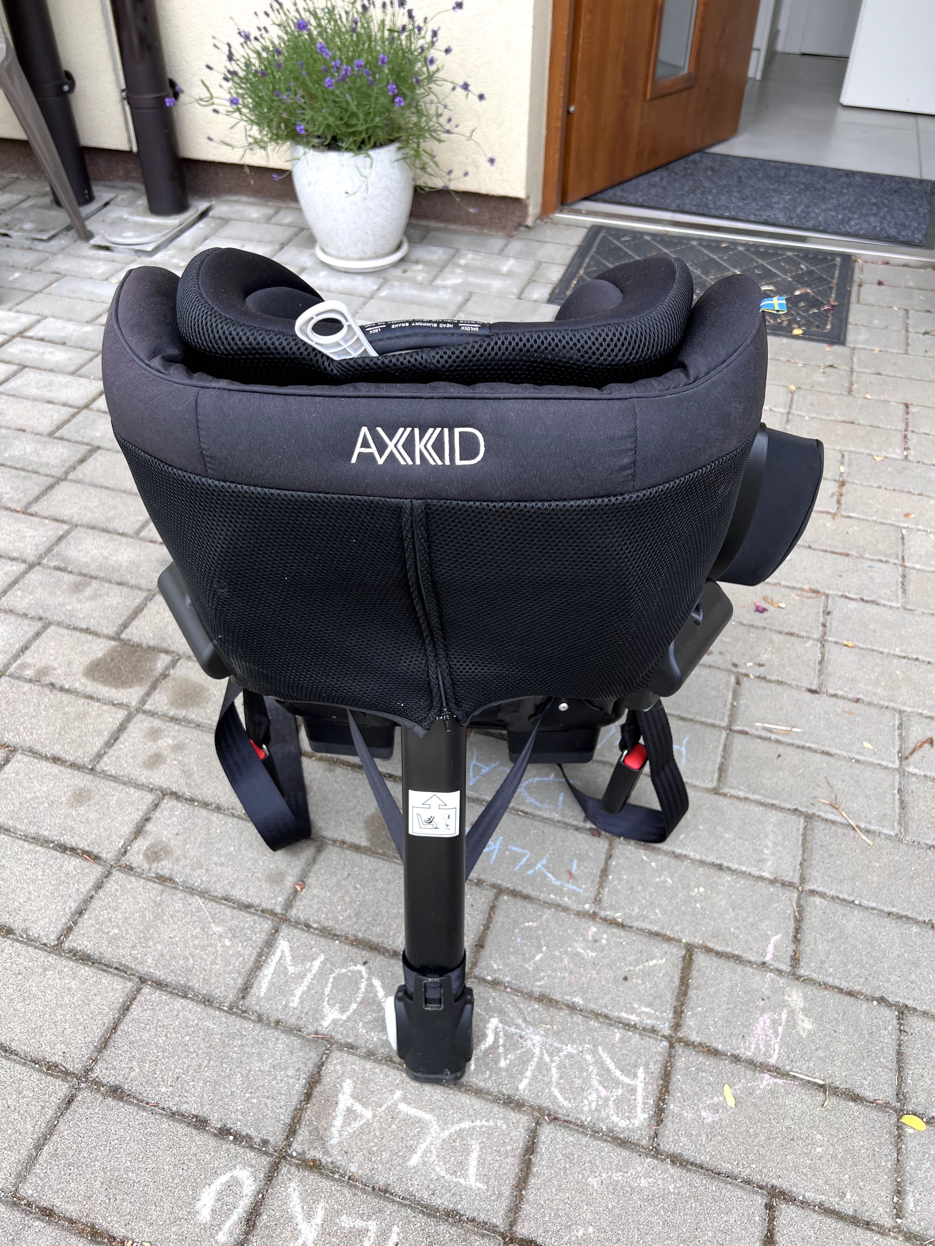 Fotelik samochodowy Axkid Minikid 9-36kg